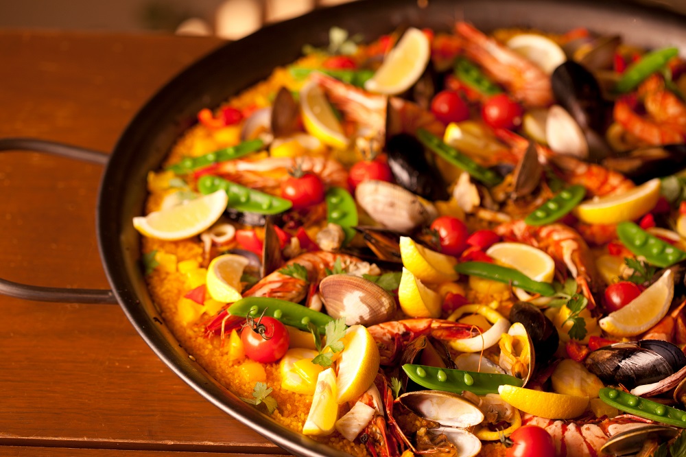 シェフが手掛ける特製パエリア